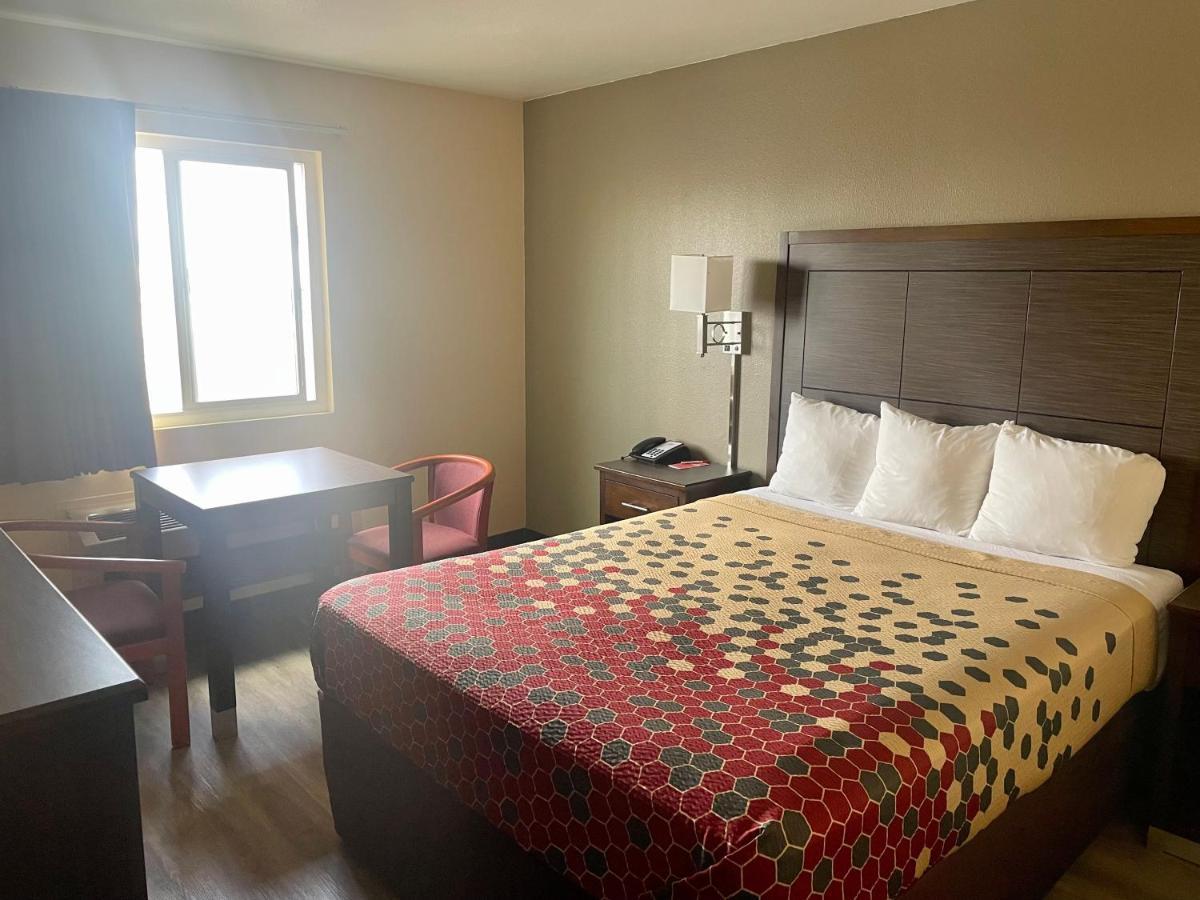 Econo Lodge Inn & Suites Корнинг Экстерьер фото
