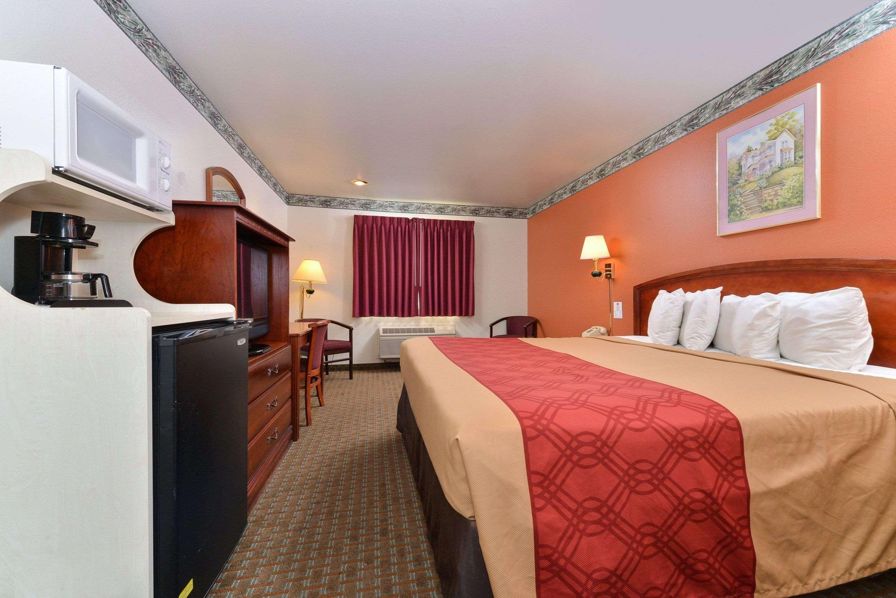 Econo Lodge Inn & Suites Корнинг Экстерьер фото