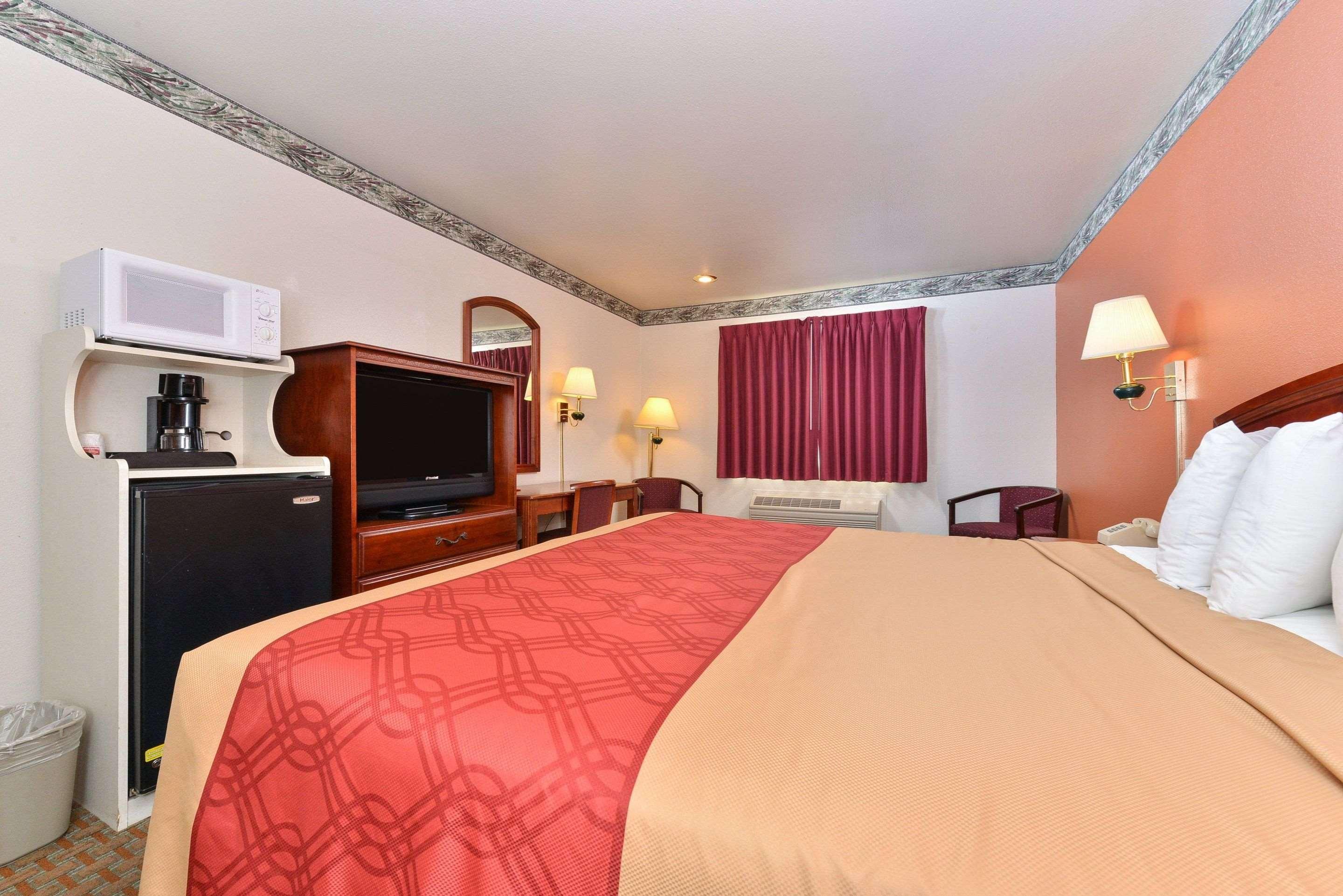 Econo Lodge Inn & Suites Корнинг Экстерьер фото