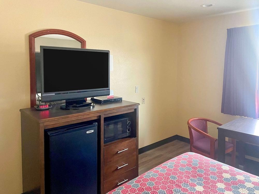 Econo Lodge Inn & Suites Корнинг Экстерьер фото